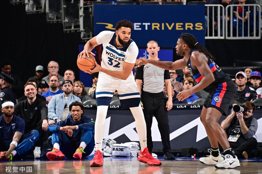 中始终坚持 中始终坚持