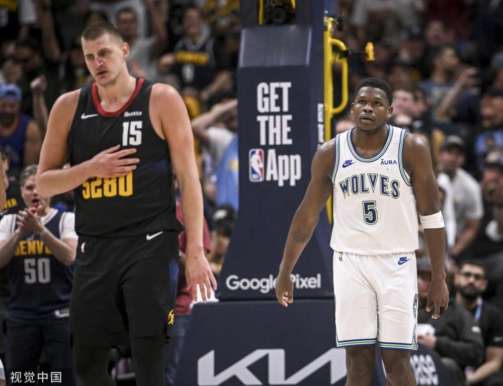 年轻才俊在 年轻才俊在